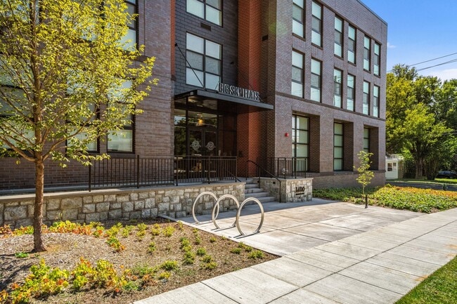 Building Photo - Big Sky Flats