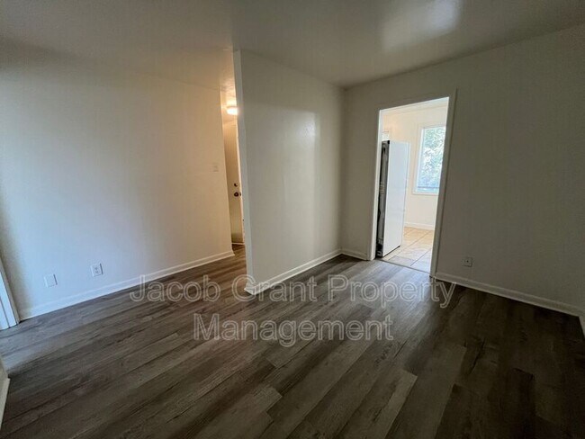 Building Photo - 675 Tiger Ave