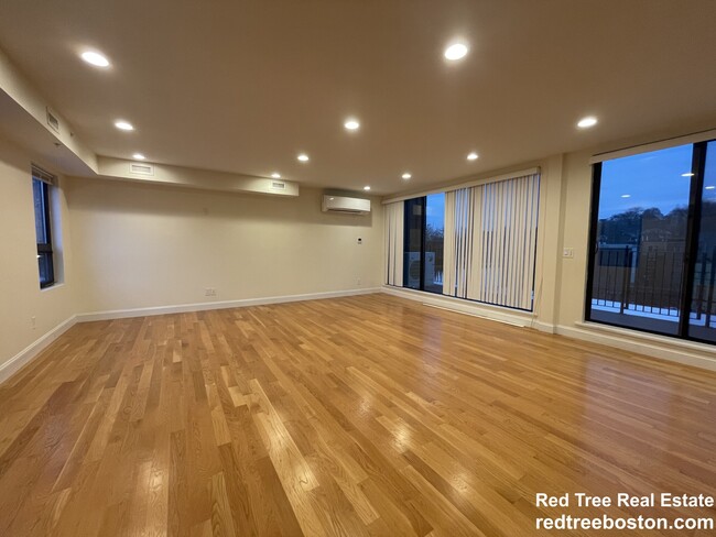 Photo - 1616 Beacon St Apartment