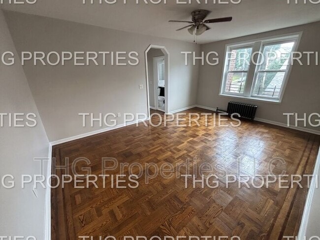 Building Photo - 490 Tremont Ave