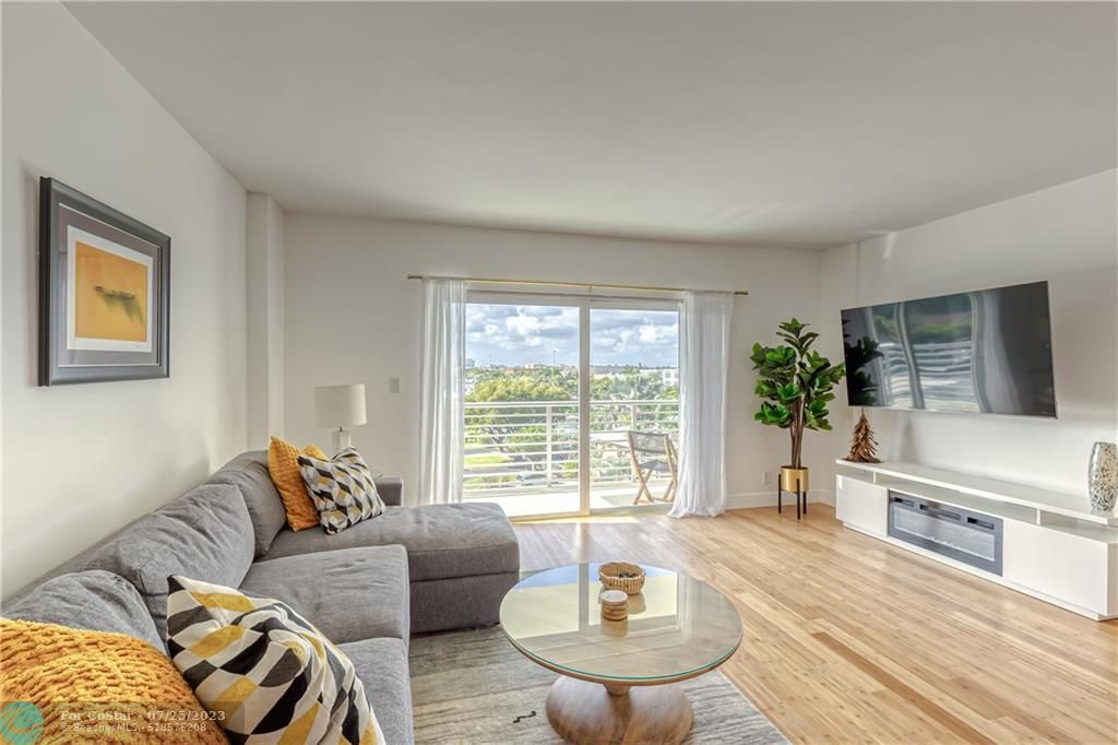 Foto principal - 2900 NE 30th St