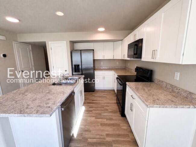 Foto del edificio - 3-Bed, 2.5-Bath Home/Voucher Accepted / Coming Soon!