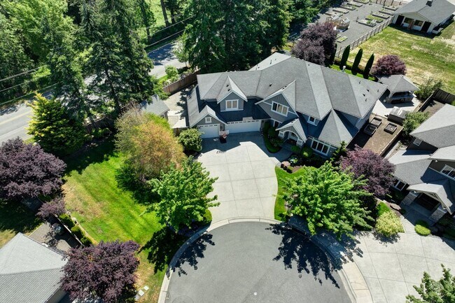 Building Photo - 5Bd/4.5Ba Sammamish Home