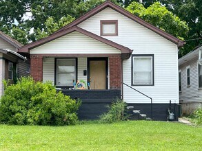Building Photo - 3036 Hale Ave