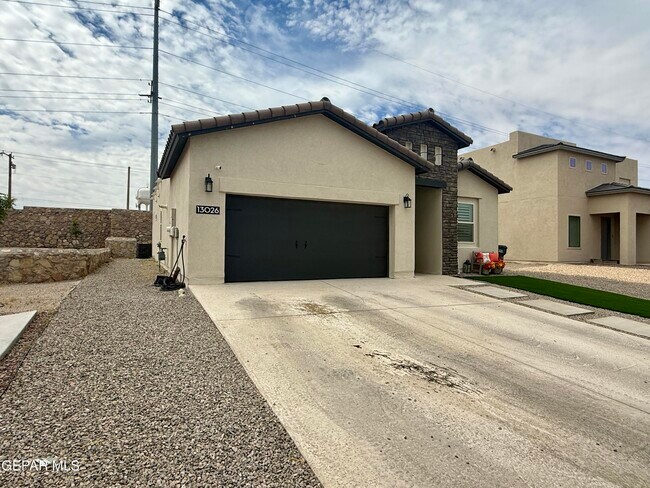 Foto del edificio - 13026 Terrington Ave
