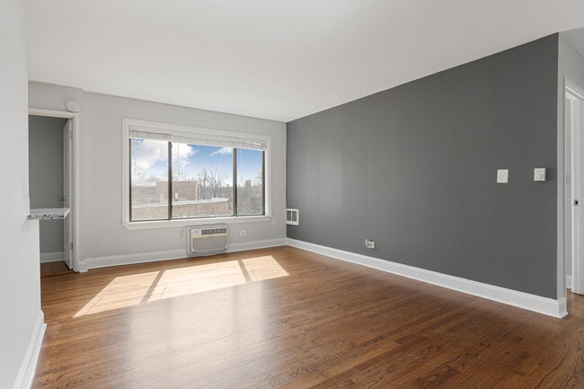 Building Photo - 7545 N Winchester Ave