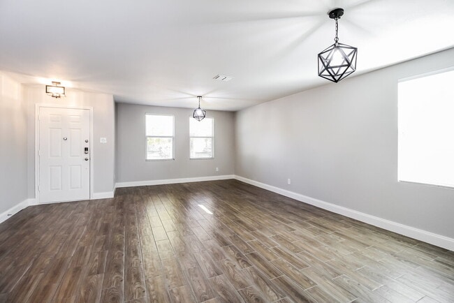 Building Photo - 1321 Scenic Hills Dr