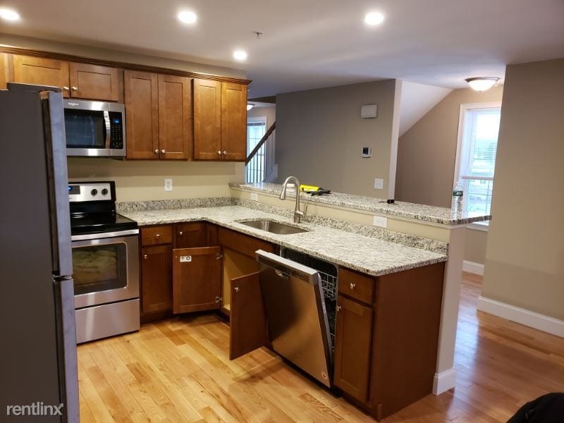 2 br, 1.5 bath Townhome 26 Cardigan Court Townhouse for Rent in