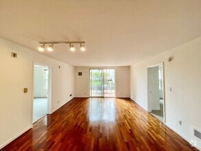 Building Photo - 1483 Sutter St