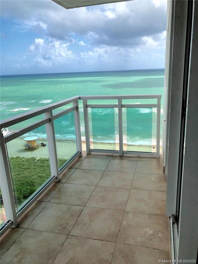 Foto del edificio - 6917 Collins Ave