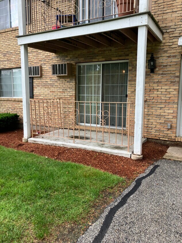 Foto principal - 377 Huse Rd