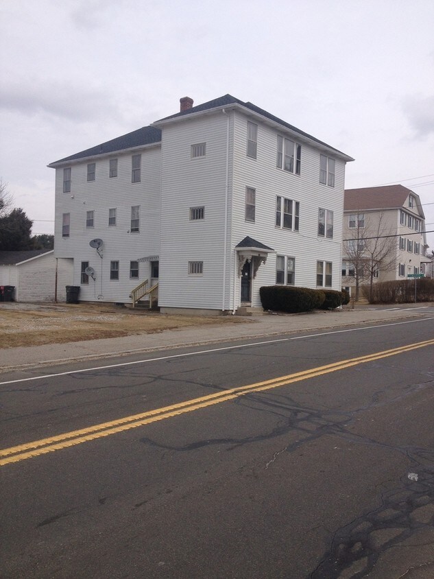 Primary Photo - 32 Main St