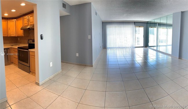 Building Photo - 200-178 178th Dr
