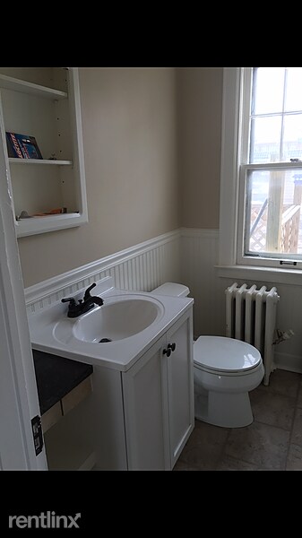 Primary Photo - 2 br, 1 bath Apartment - 433 Oak Street 1