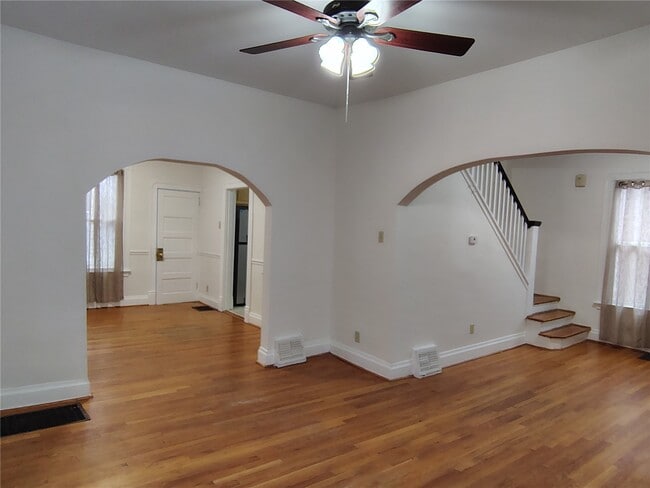 Building Photo - 3246 S Big Bend Blvd