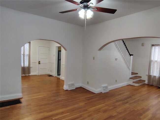 Foto del edificio - 3246 S Big Bend Blvd