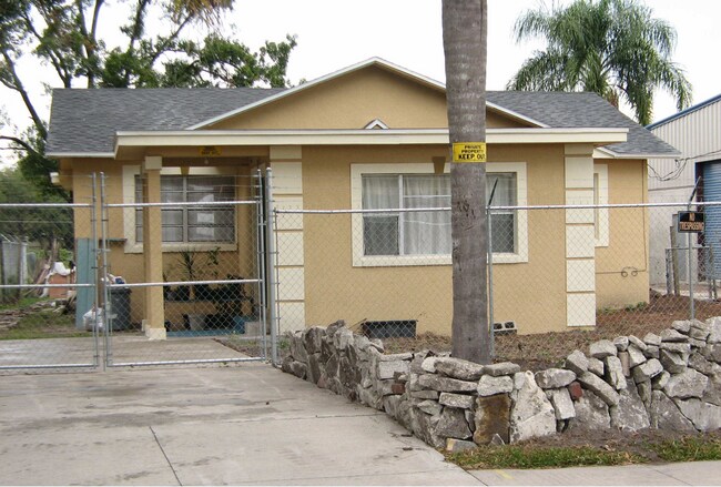 3 Bedroom, 1 bath Single Family home in Holden Heights Neighborhood - 1329 25th St