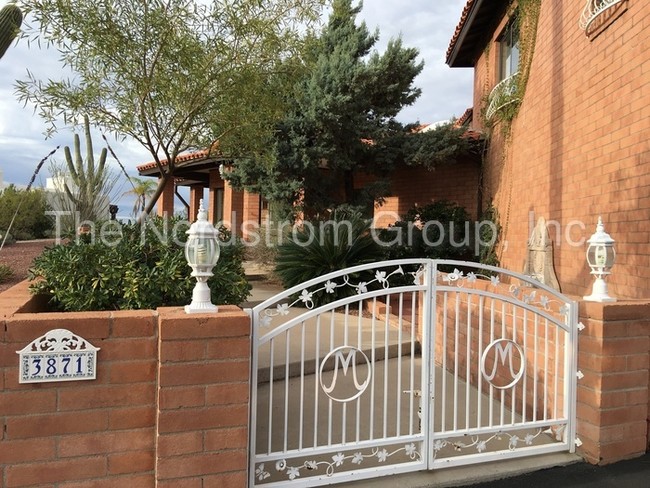 Building Photo - 3871 N Via De Cordoba