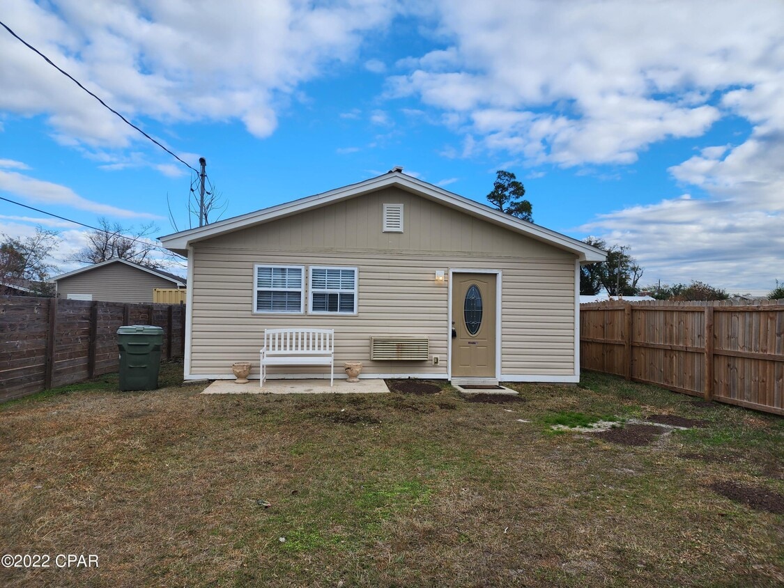 811A Virginia Ave, Lynn Haven, FL 32444 House Rental in Lynn Haven