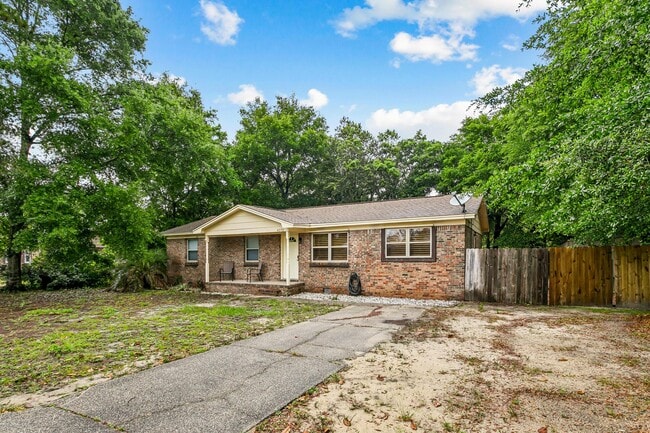 Building Photo - 4572 Kelly Ln