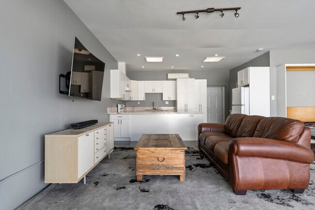 Foto del edificio - 3215 W Chandler Blvd