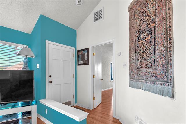Foto del edificio - 2135 Rose Cliff Ln