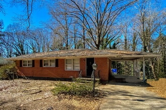 Building Photo - 552 Shellnut Dr