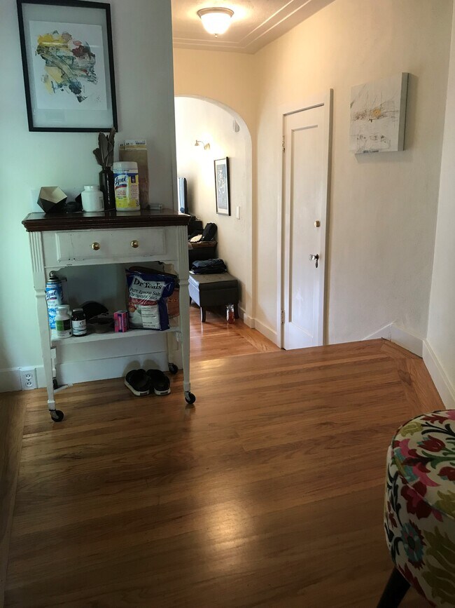 Foyer - 771 9th Ave