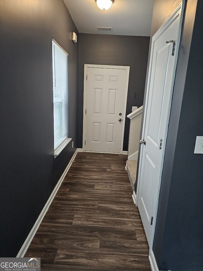 Foto del edificio - 213 Creekside Manor Dr