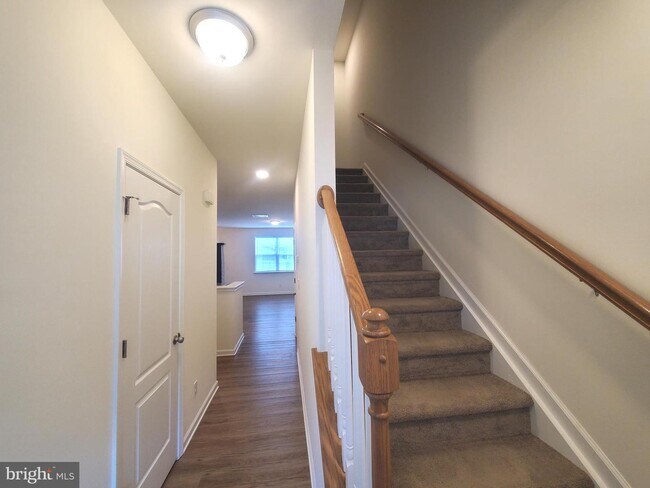 Building Photo - 251 Tea Party Trail