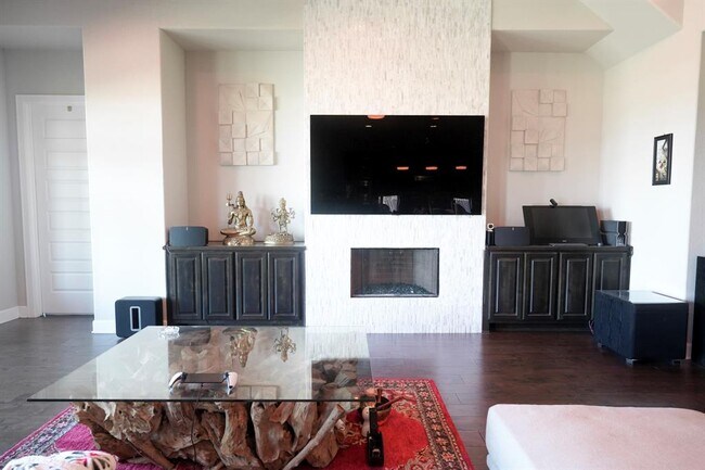 Building Photo - 2943 San Milan Pass