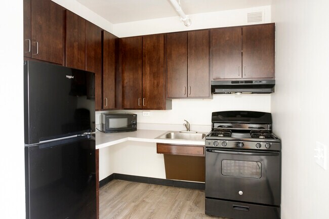 Cocina 701 - Diversey Limited Partnership