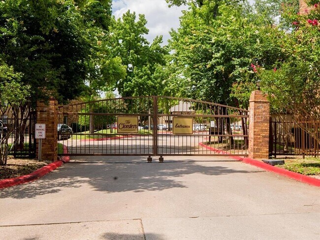 Building Photo - 1310 Harwell Dr