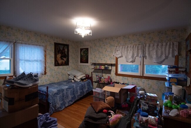 Foto del edificio - 227 Green River Rd