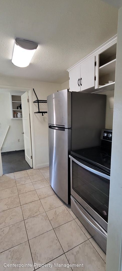 Foto del edificio - 3 br, 1 bath House - 335 NE Cummins St.