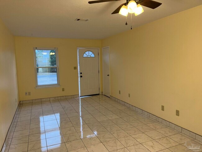 Foto del edificio - 3220 Redwood Ln