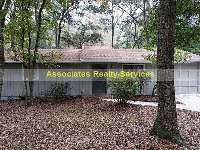 Building Photo - Sublease This Newly Renovated 2 bedroom wi...
