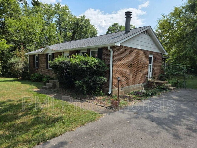 Photo - 702 Rodeo Rd House