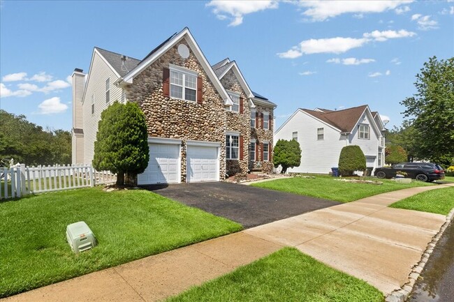 Building Photo - 49 Equestrian Dr