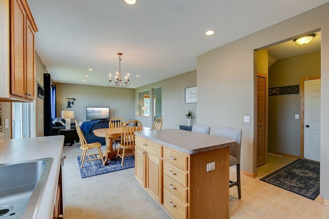 Building Photo - 3 br, 3 bath House - 1757 Switchgrass Cir