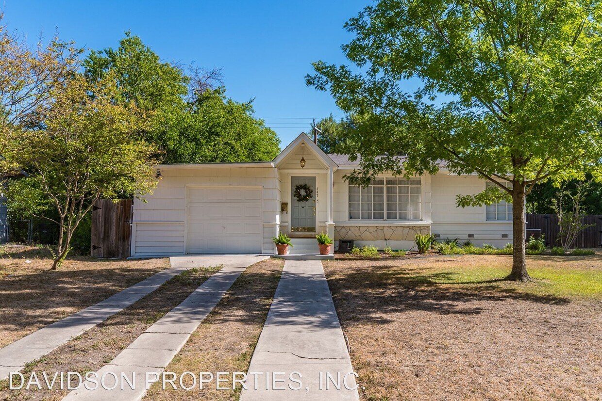 Primary Photo - 3 br, 2 bath House - 447 Harmon Dr