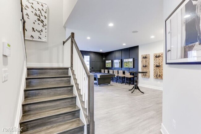 Building Photo - 23016 Sullivans Cove Square