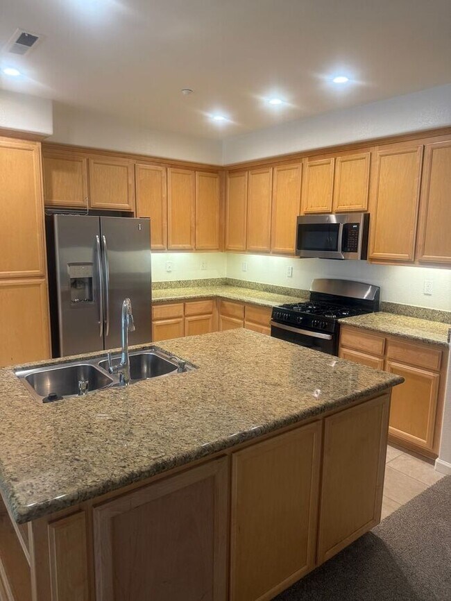 Foto del edificio - Stunning 2-bedroom, 2-bathroom townhouse