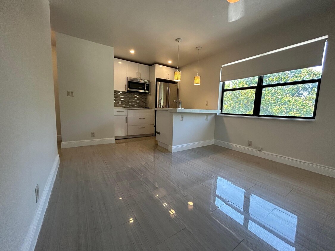Foto principal - 112 NE 5th St