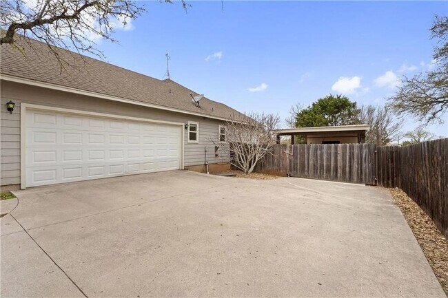 Building Photo - 107 E Dawn Dr