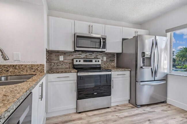 Foto del edificio - 126 Riviera Cir