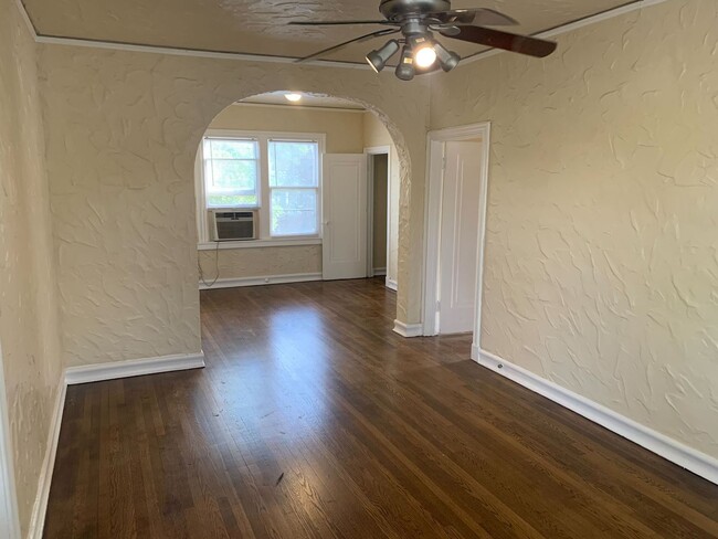 Foto del edificio - 1645 W Mulberry Ave
