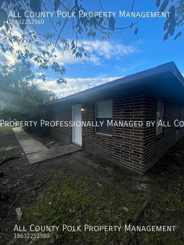 Fantastic 2 Bedroom 1.5 Bathroom Duplex in... Apartment for Rent in