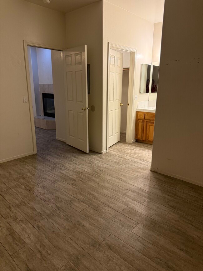 Foto del edificio - 602 Yellow Meadow Ct