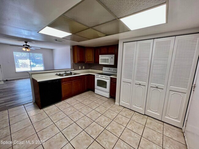Foto del edificio - 1515 Huntington Ln